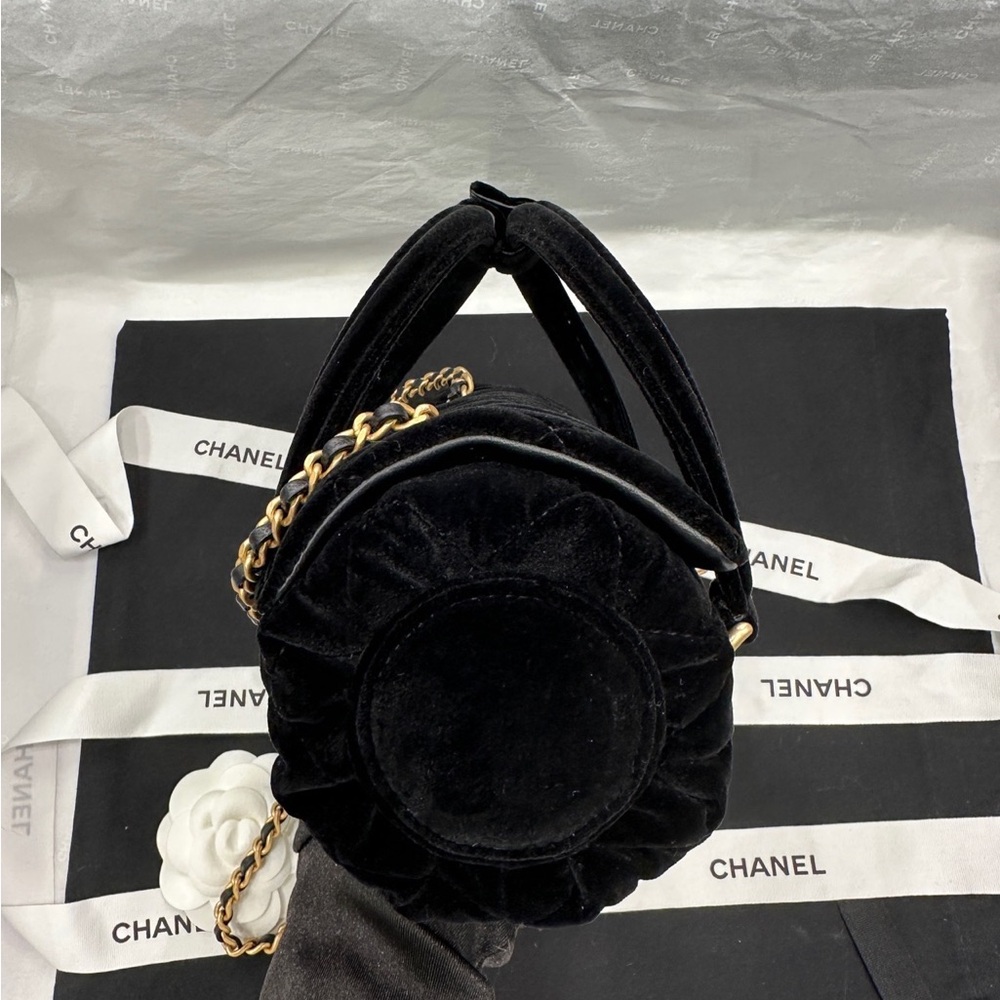 Chanel Black Velvet Quilted Crossbody Bag - Picture 5 of 6